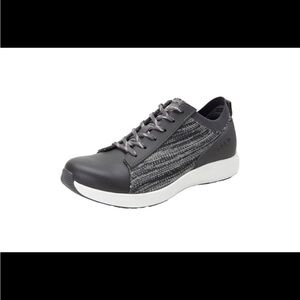 Alegria Women's TRA-QES-5018 - Qest 42 M Charcoal

Size 11.5